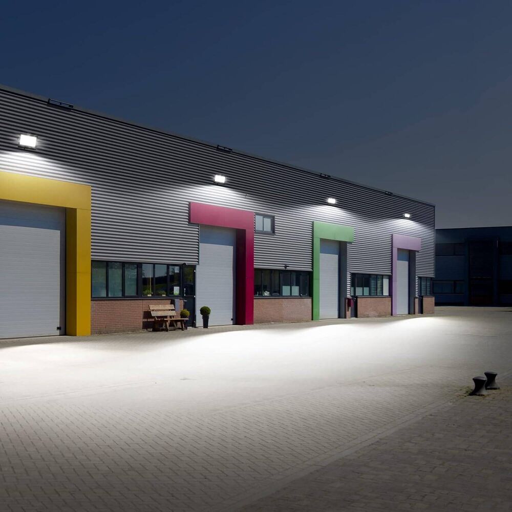 LED Strahler Außen, 200W LED Fluter Superhell Außenstrahler 24000LM, IP65 Wasserdicht 6500K Scheinwerfer Flutlicht mit 2835 SMD LEDs, Außenlampe für Garten, Innenhöfe, Garage, Hotel, Sportplatz